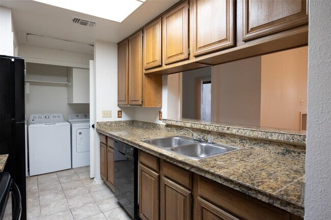 Foto del edificio - 806 W 24th St