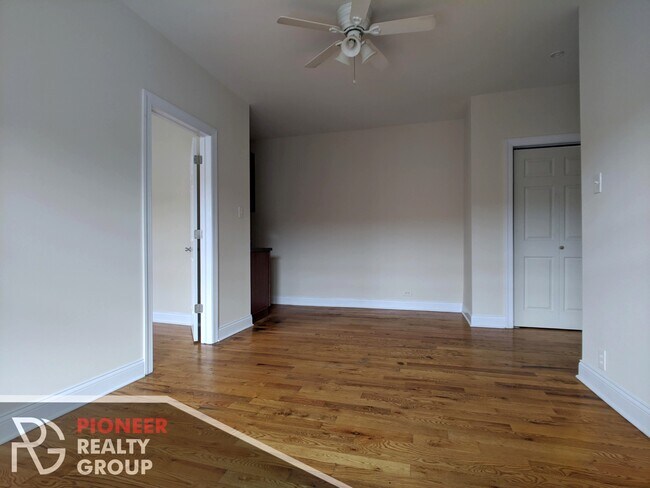 Foto del edificio - 951 W Cornelia Ave