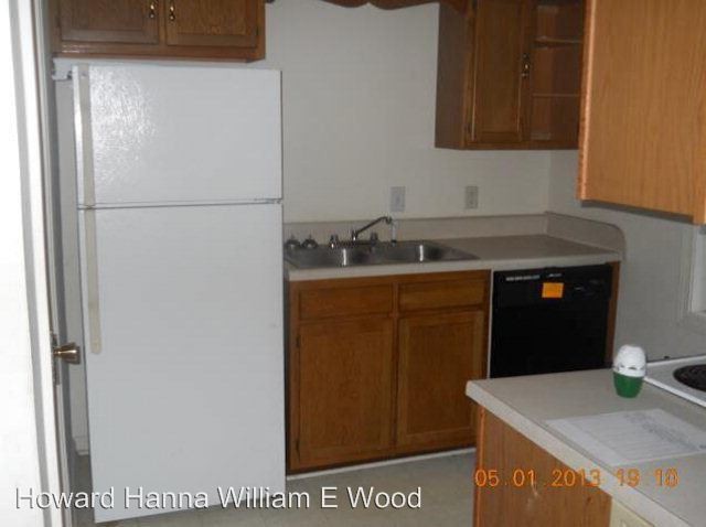 Building Photo - 106 Oakwood Ln