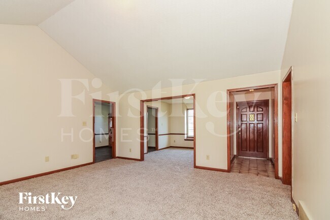 Building Photo - 6729 Birch Run Ln