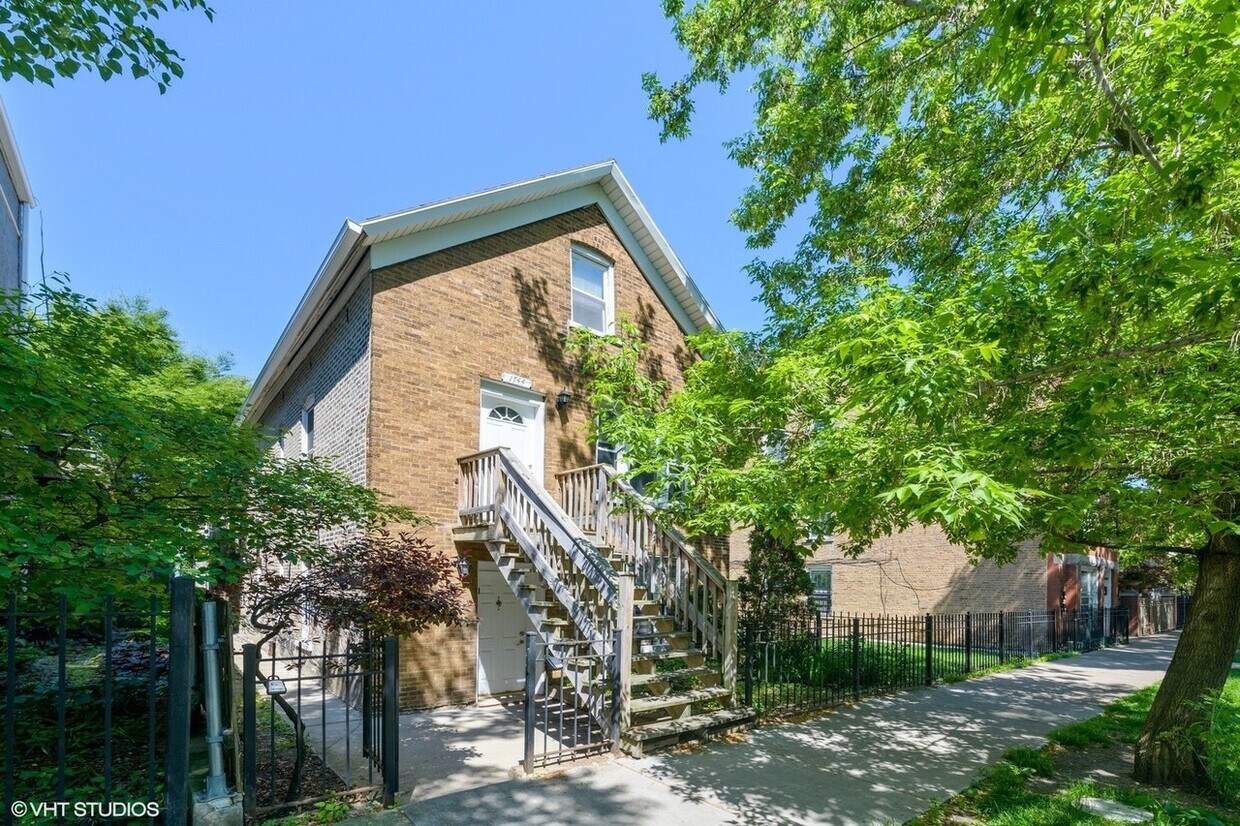 Primary Photo - 1744 North Hoyne Avenue, Unit 2F