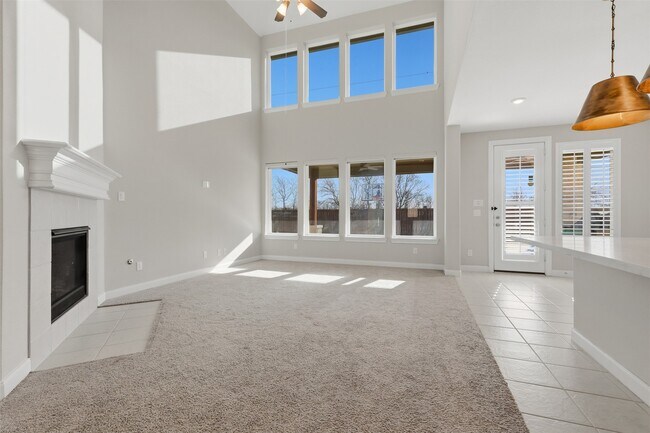 Building Photo - 2207 Silver Canyon Ln