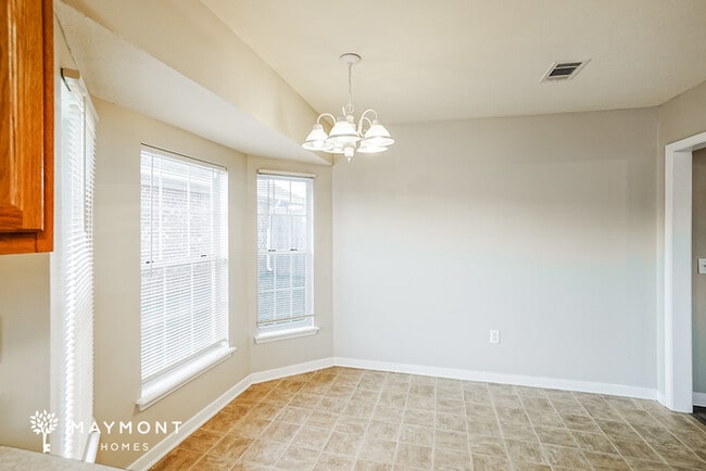 Building Photo - 121 Cedar Spring Cir