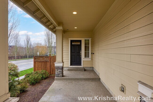 Foto del edificio - Beautiful 4 BD* 2.5 BA* Corner Lot Single ...