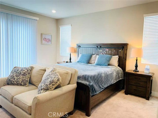 Building Photo - 170 Scale