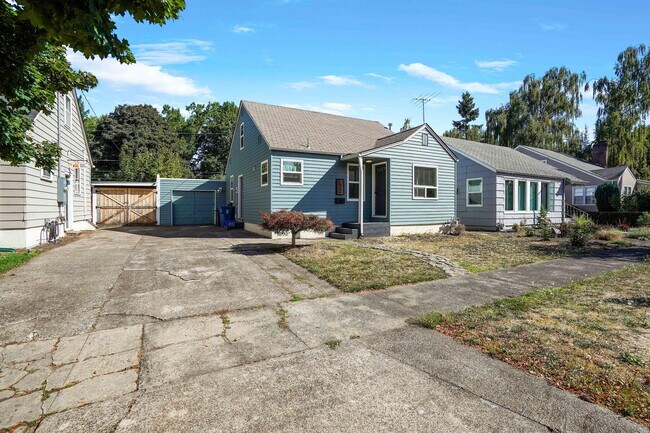 Building Photo - 1830 Cottage St NE