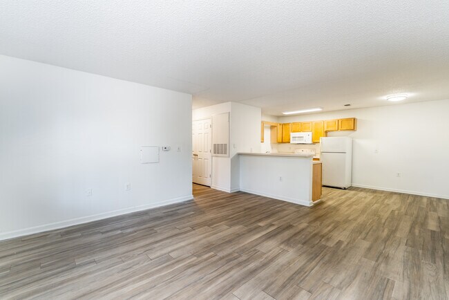 Sala de estar con cocina - Reynolds Place Apartments