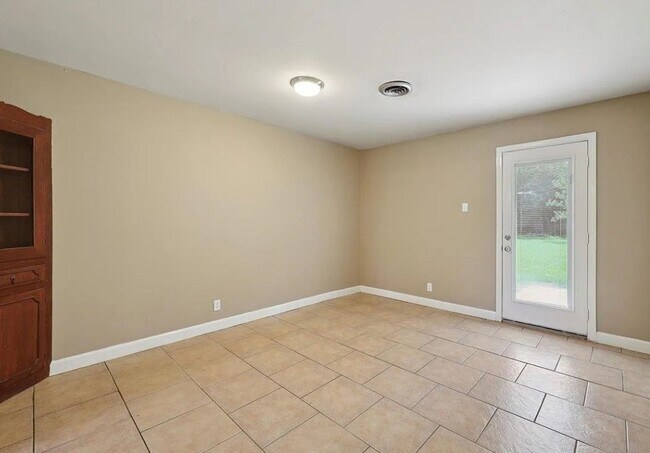 Foto del edificio - 630 White Oak Dr