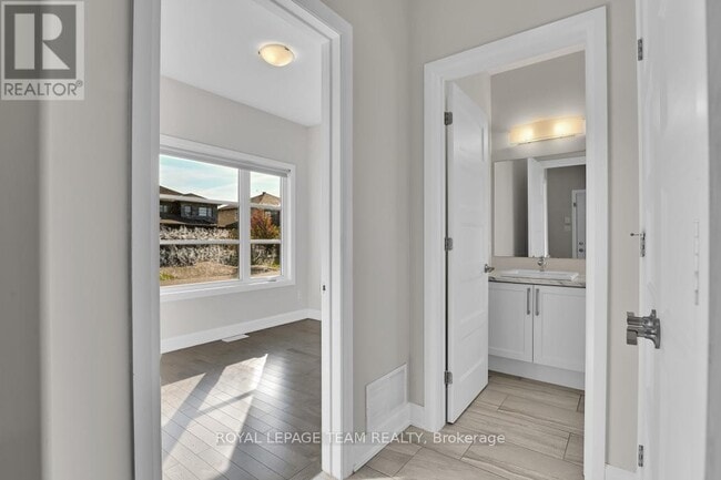 Building Photo - 69 Duncanville St