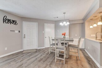 Building Photo - 2402 Sycamore Ave Building Photo - 2402 Sycamore Ave