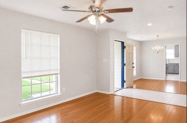 Foto del edificio - 12035 Barrett Brae Dr