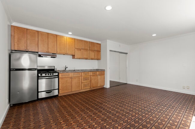 Foto del edificio - 8026 Blackburn Ave
