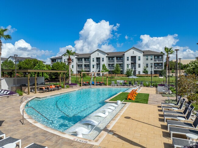 Building Photo - Alta Rolling Oaks