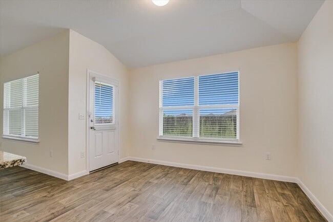 Building Photo - 1011 Pembroke Ct