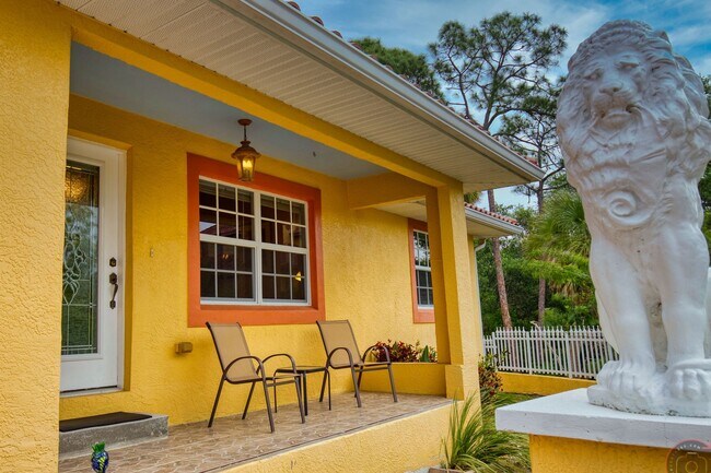 Foto del edificio - Seasonal Short-term Single-Family Pool Home in South Venice!