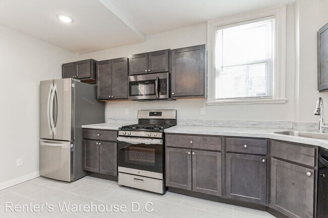 Foto del edificio - 4 br, 2 bath House - 526 Somerset Pl NW