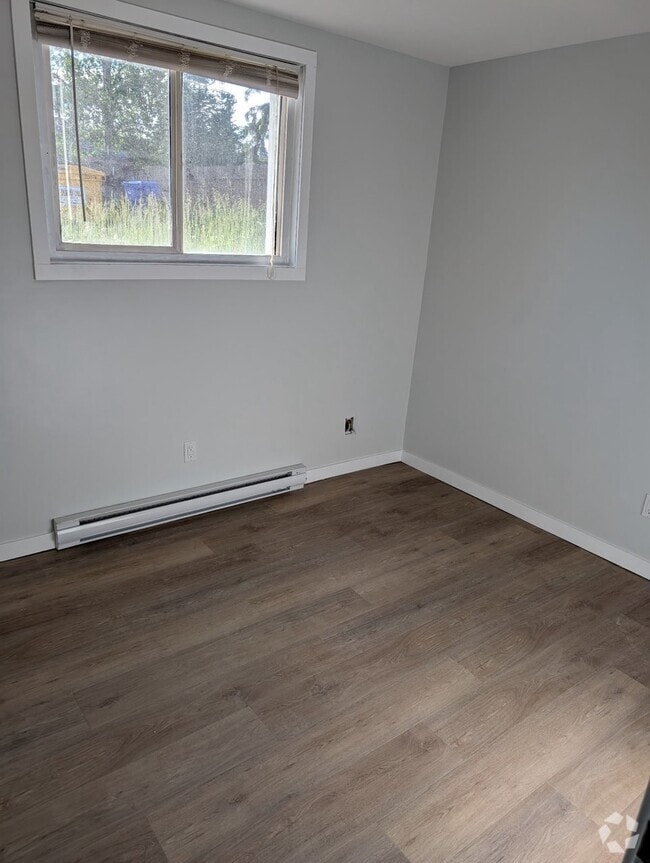 Building Photo - 2212 Redwood St
