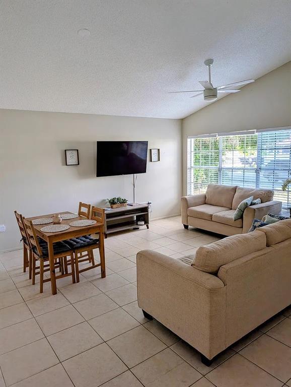 Foto del edificio - 1083 Snead Ave