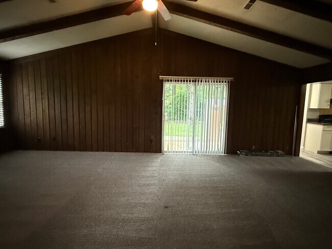 Foto del edificio - 5841 Falstaff Dr