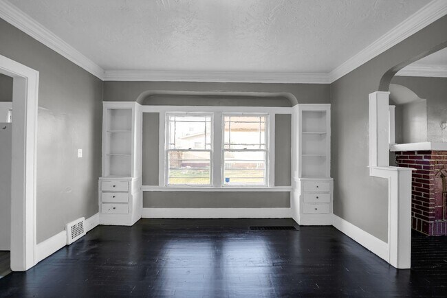 Building Photo - 3598 E 143rd St