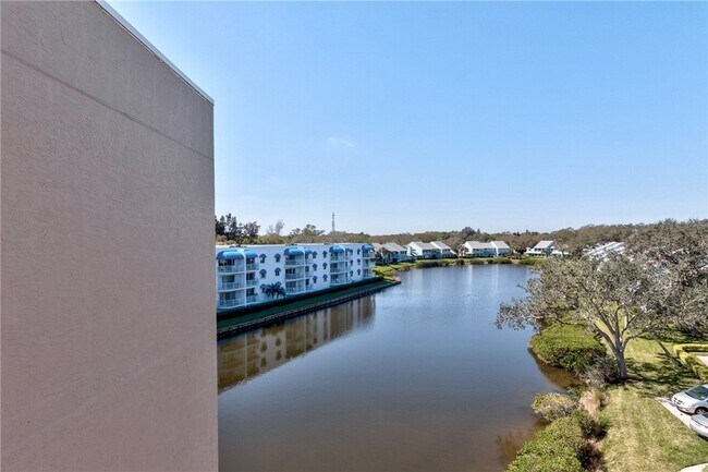 Foto del edificio - 6061 N River Run Dr