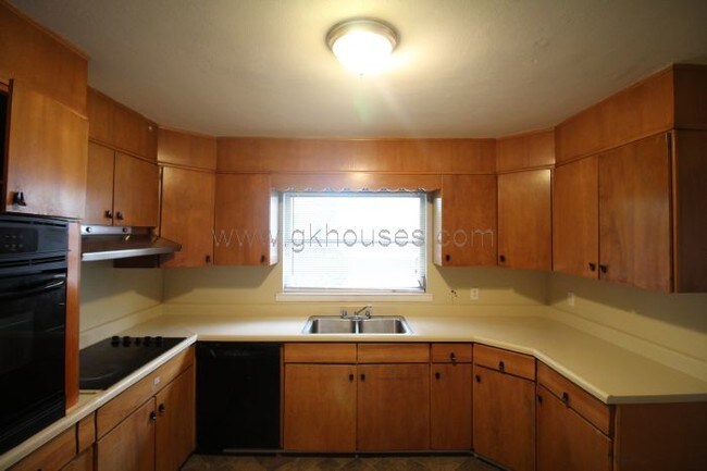 Foto del edificio - 6624 Myron Massey Blvd
