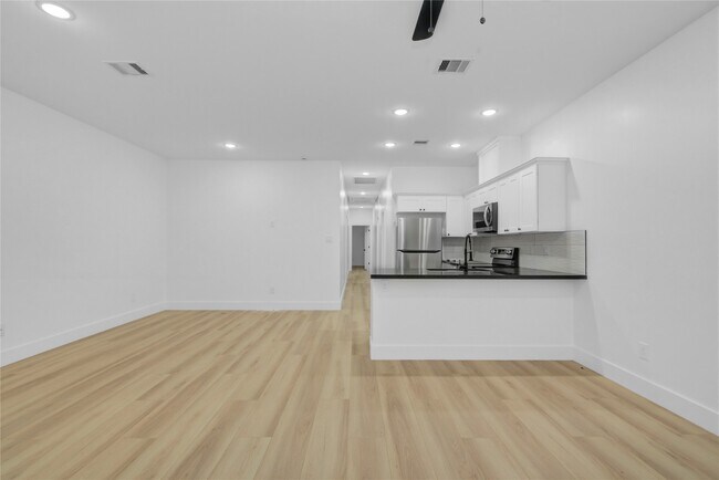 Foto del edificio - 8410 Sunnyhill St