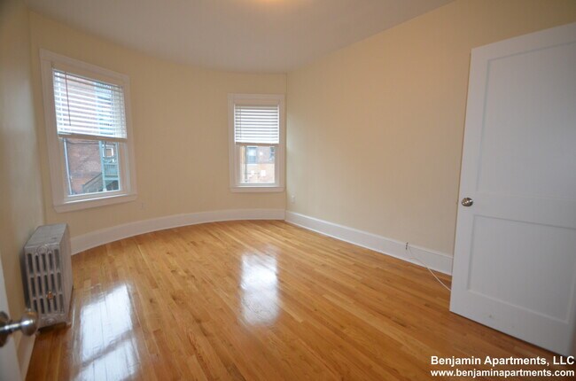 Foto del edificio - 1575 Beacon St