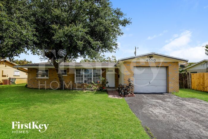Foto principal - 4550 Northwest 11th Street