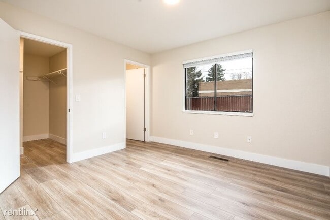 Building Photo - 3670 Grant Dr