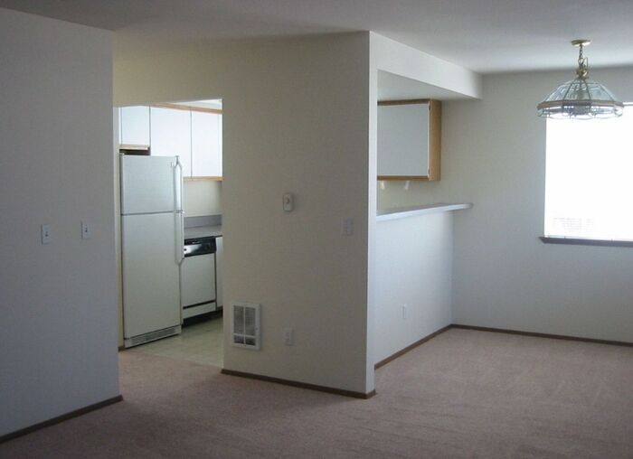 Foto del edificio - Well-Maintained 2 bed, 2 bath unit in 4-Pl...