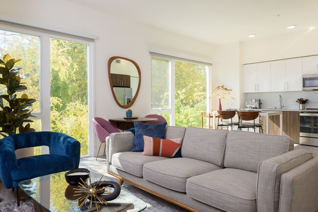 Building Photo - The Mansion