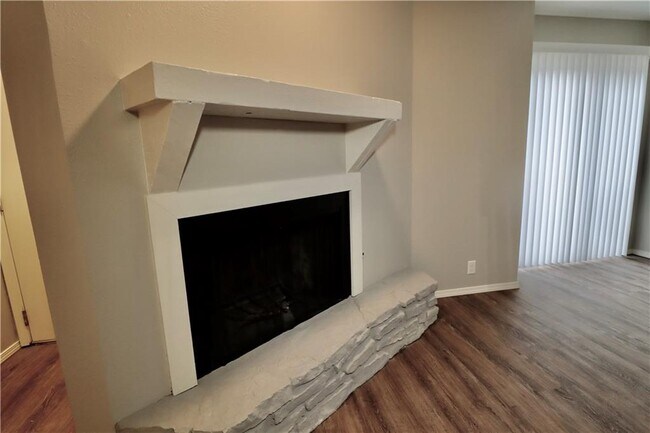 Building Photo - 1730 Pebble Terrace