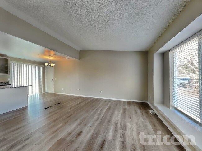 Foto del edificio - 18160 E Asbury Dr