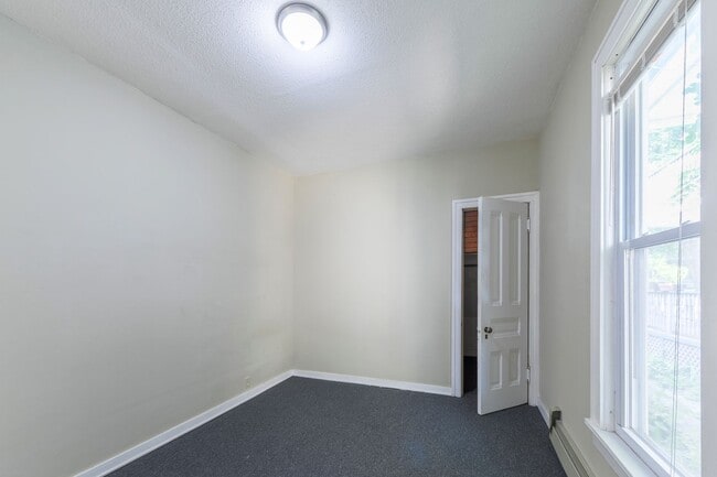 Building Photo - 2541 Aldrich Ave S