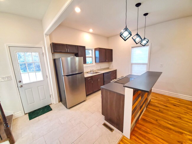 Foto del edificio - 126 W Thornton Ave