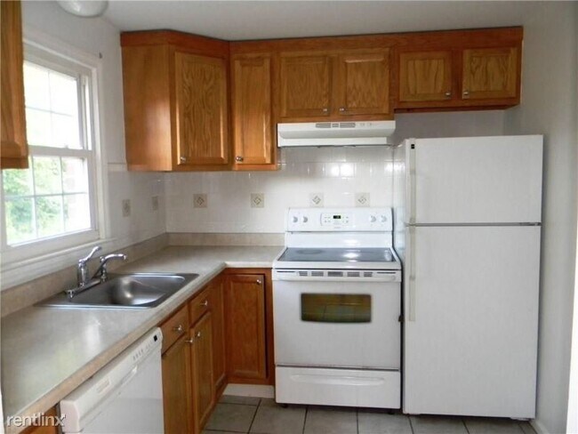 Foto del edificio - 49 Brewster Rd