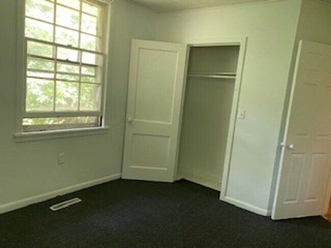 Foto del edificio - 5526 Payne Dr
