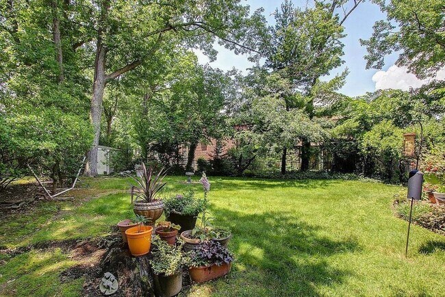 Building Photo - 3167 Westover Dr SE