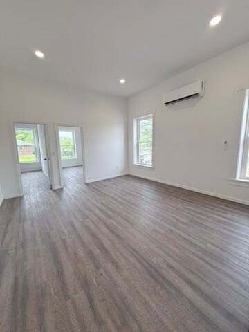 Building Photo - 127 Susanna St