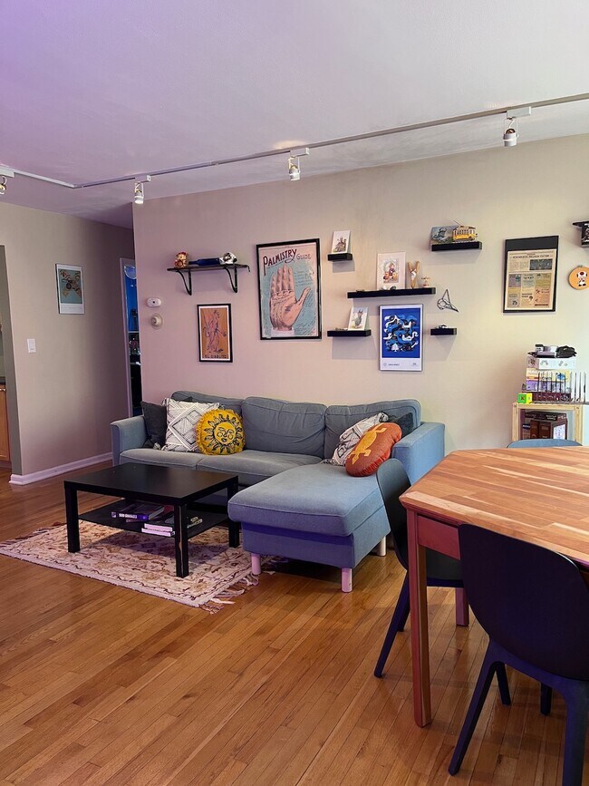 Foto del edificio - 1531 W Sherwin Ave