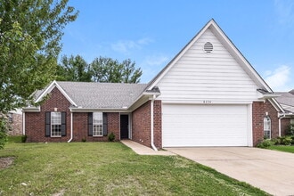 Building Photo - 8274 Park Pike