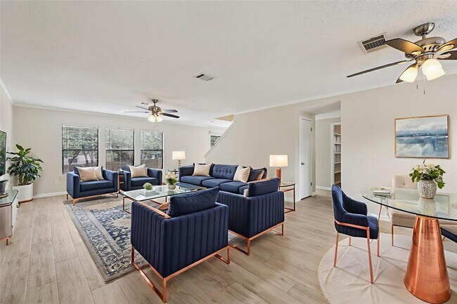 Building Photo - 2703 Vinson Ct