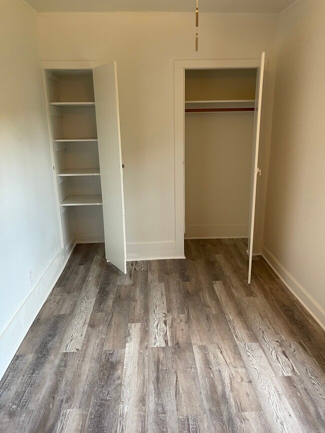 Foto del edificio - 5564 River Rd