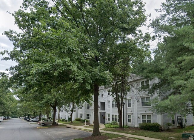 Ground Level 3 + 2 Spacious Updated condo - Ground Level 3 + 2 Spacious Updated condo