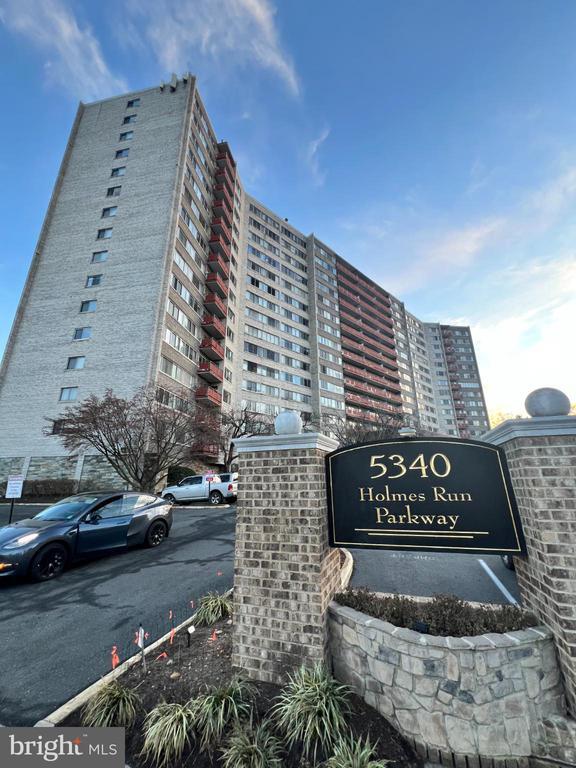 Building Photo - 5340 Holmes Run Pkwy