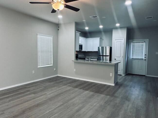 Building Photo - 7356 Misty Ridge Dr