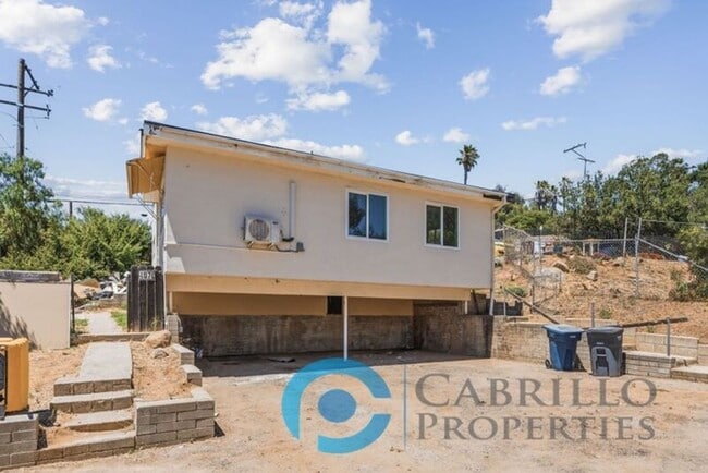 Building Photo - 407 Idaho Ave