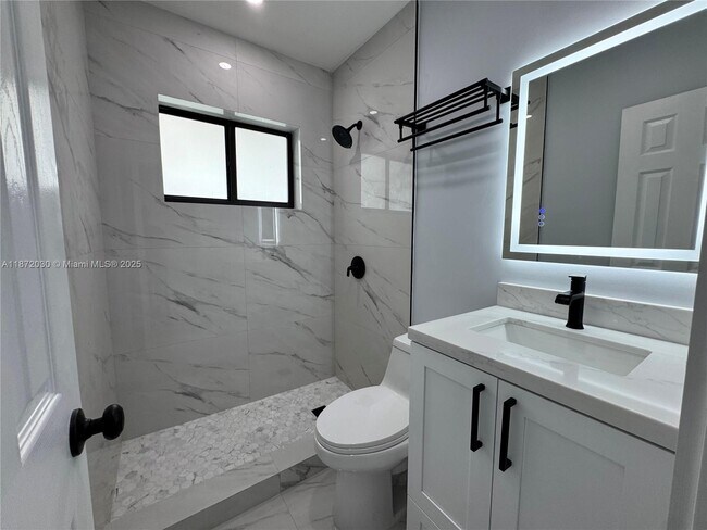 Foto del edificio - 16440 NE 10th Ave