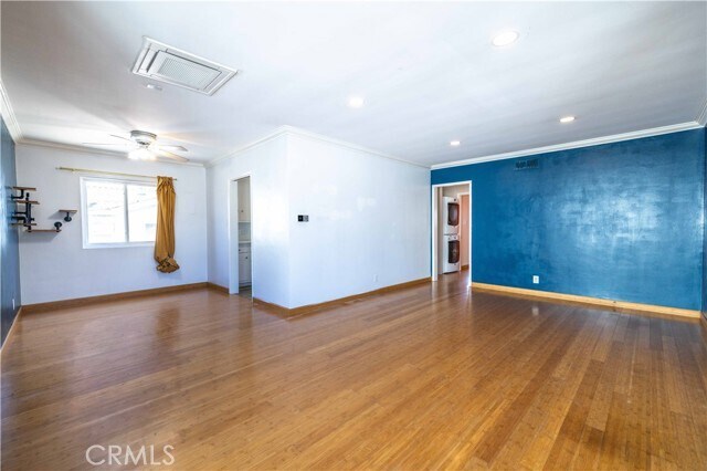 Foto del edificio - 1227 E 1st St